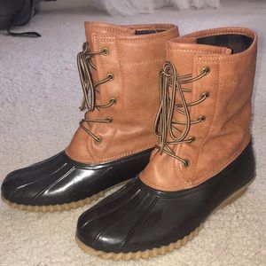 Duck boots 🥾